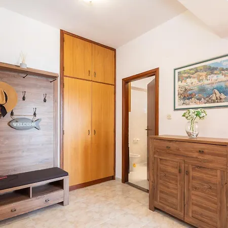 Apartment Beachfront Xxl - 2 Together - Lokva Rogoznica
